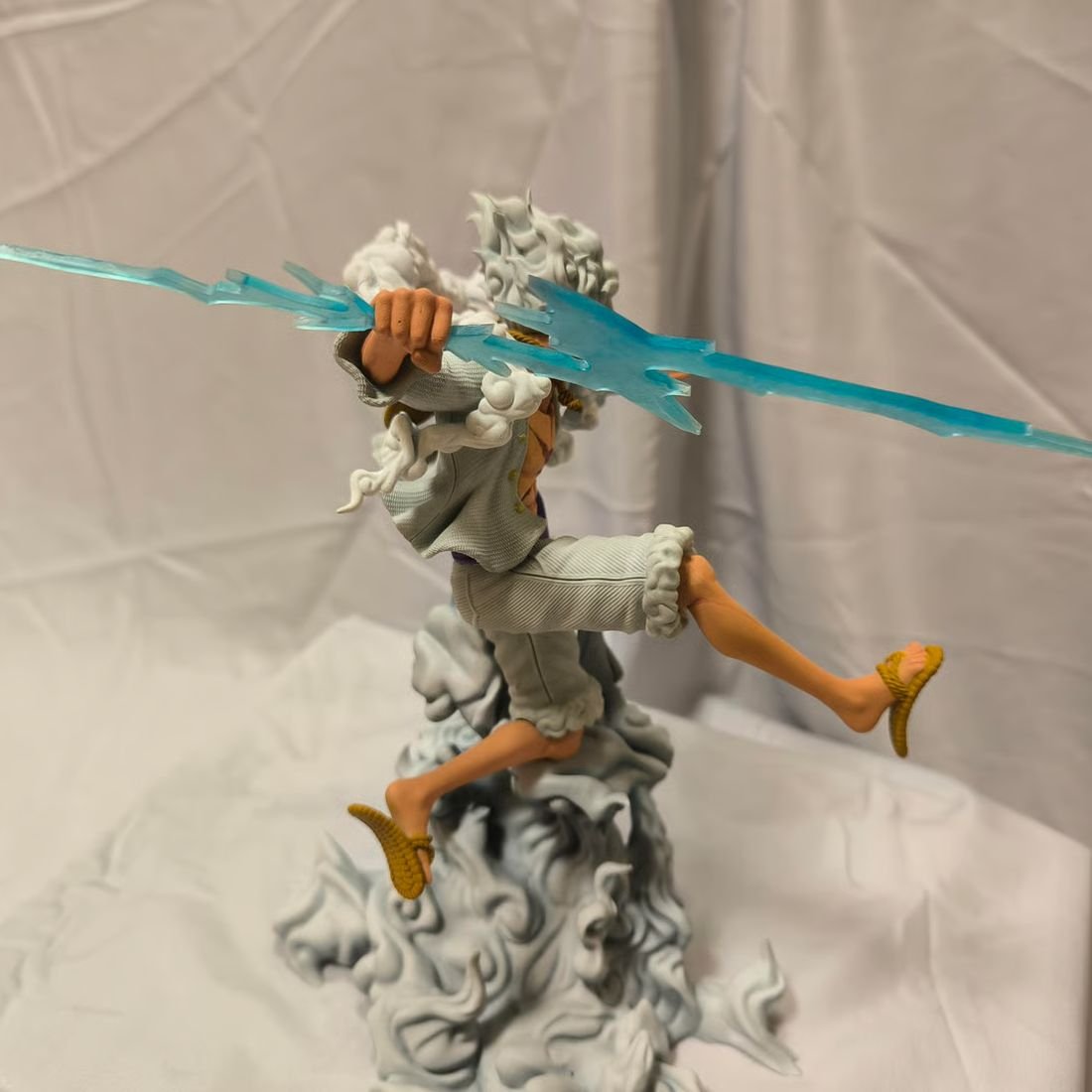 3D printed piece by WePrint3D - Dynamic pose - translucent blade elements - matte finish